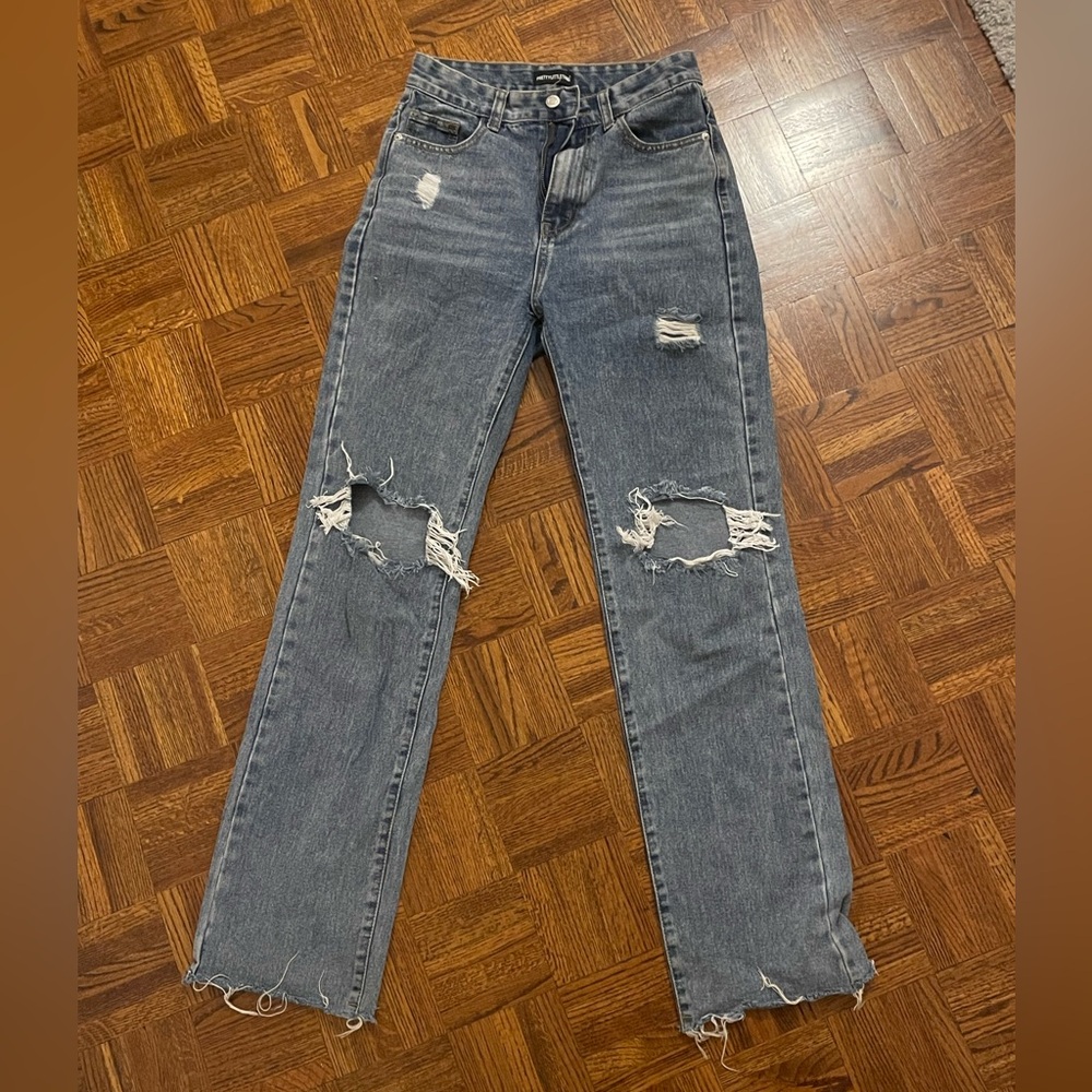 PrettyLittleThing Ripped Blue Straight Leg Jeans